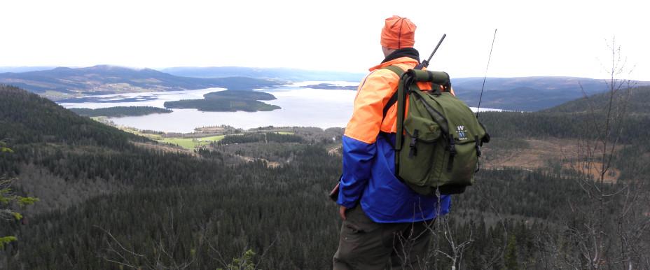 Älgjägare beundraj Jormsjön