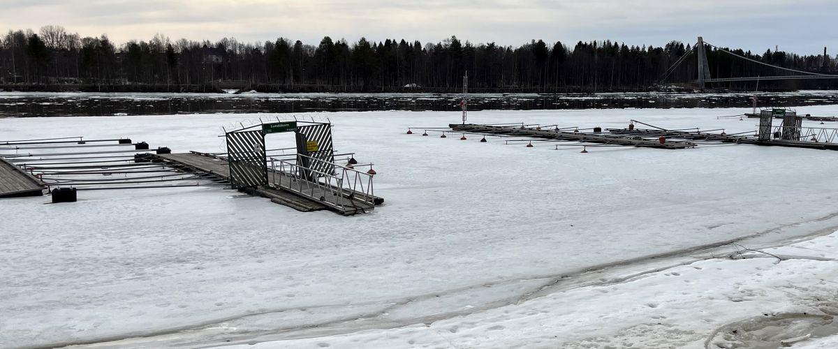 Lundåkers Båthamn.