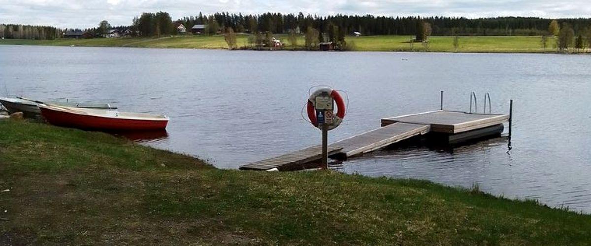 Båtar och brygga