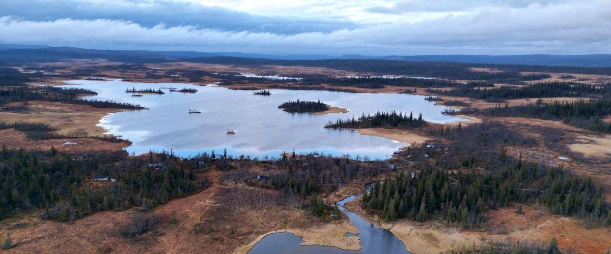 Översjön med Puttjärnarna bortanför