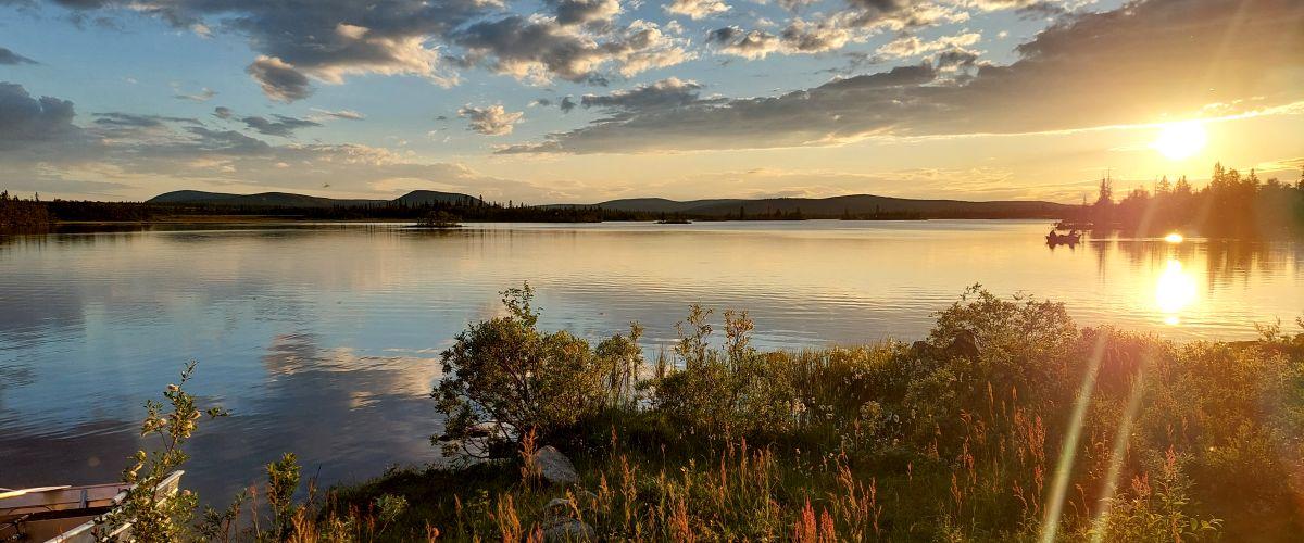 Junikväll vid Översjön 790 m.ö.h.